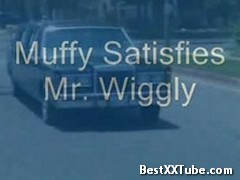 Muffy Satisfies Mr Wiggly BJ in a limo. 2 months ago